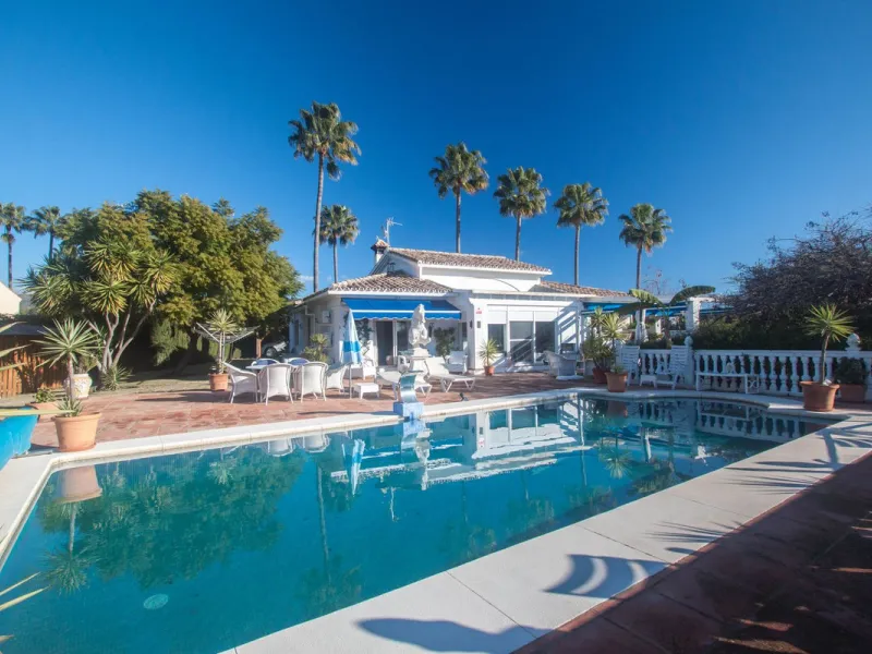 Charming Country Property with Mountain Views in Estepona – La Alberdina Area