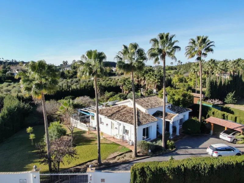 Charming Country Property with Mountain Views in Estepona – La Alberdina Area