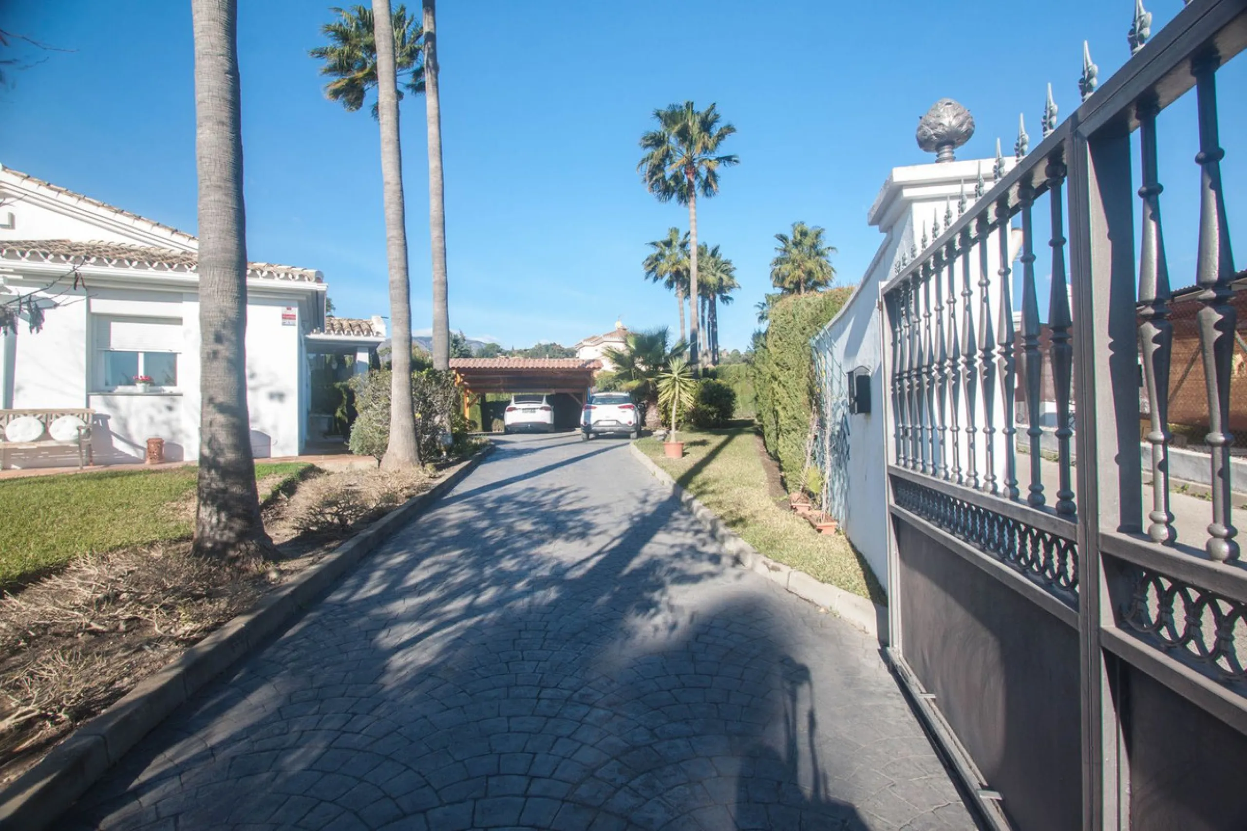 Charming Country Property with Mountain Views in Estepona – La Alberdina Area
