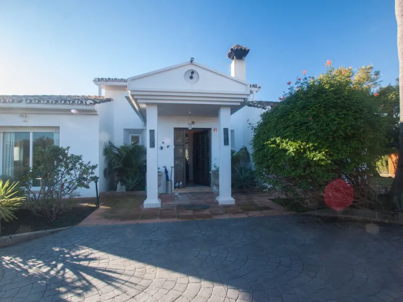 Charming Country Property with Mountain Views in Estepona – La Alberdina Area