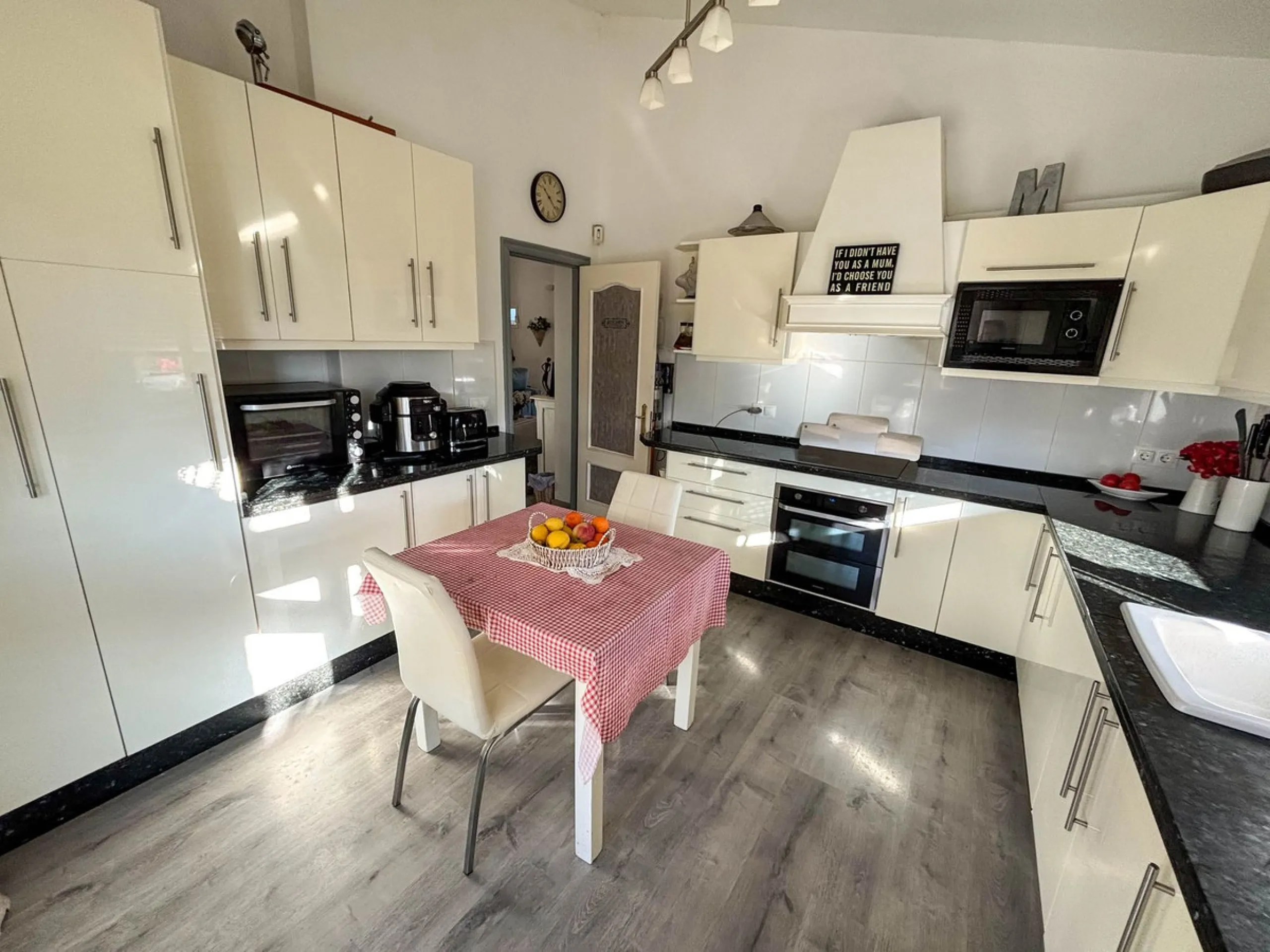 Charming Country Property with Mountain Views in Estepona – La Alberdina Area