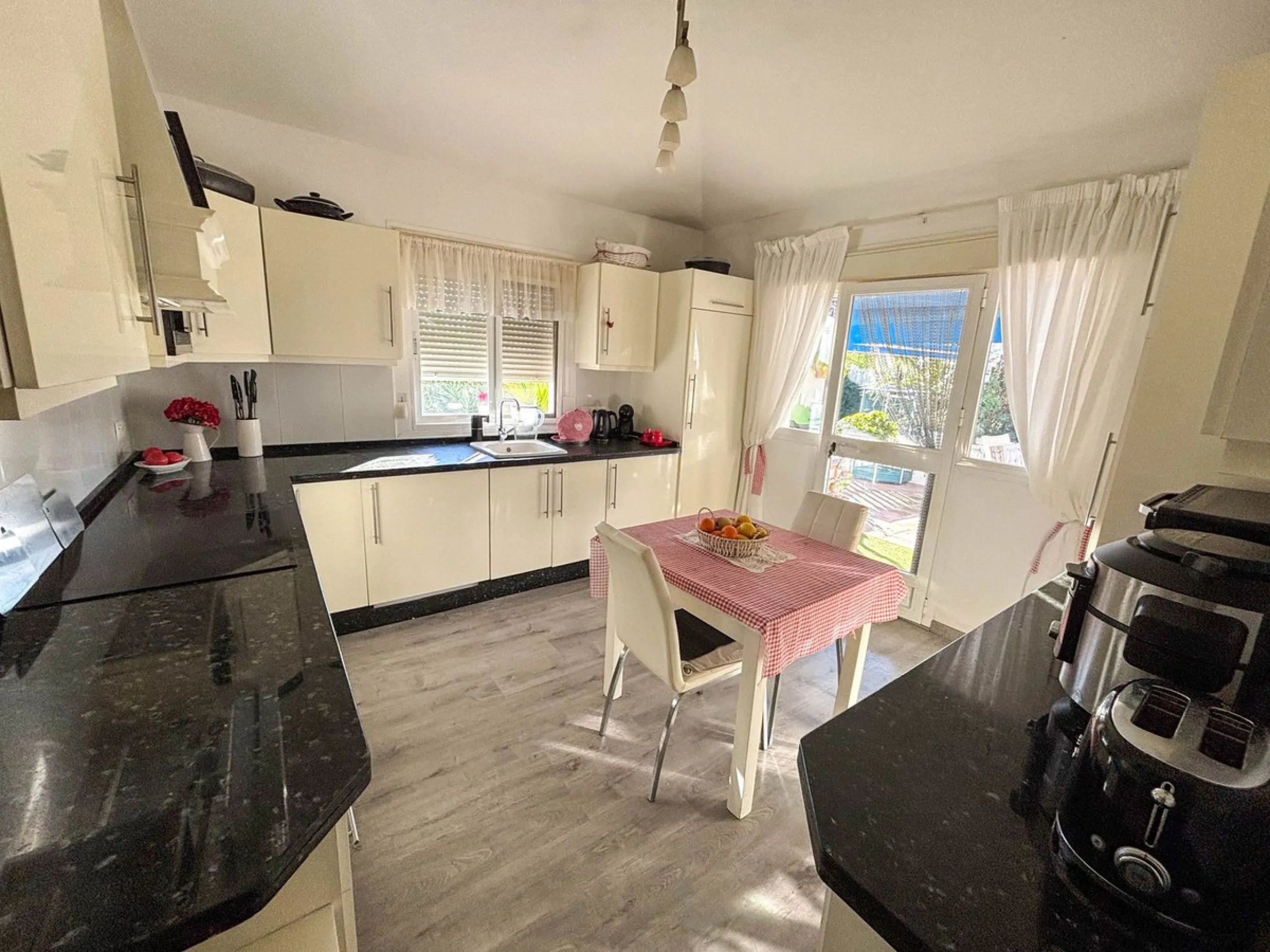 Charming Country Property with Mountain Views in Estepona – La Alberdina Area