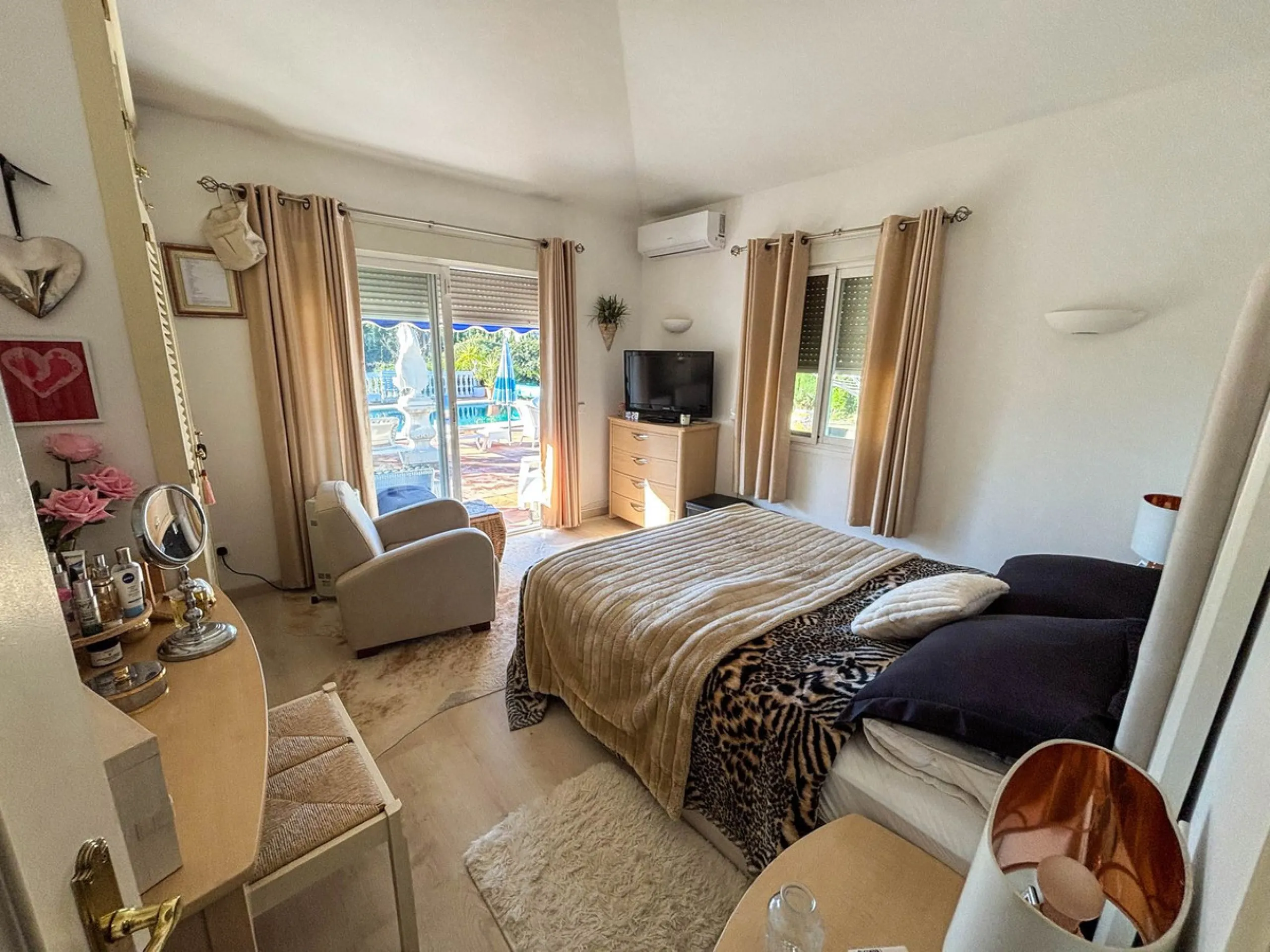 Charming Country Property with Mountain Views in Estepona – La Alberdina Area