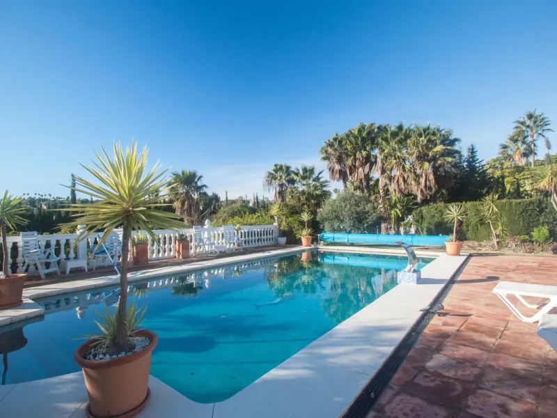 Charming Country Property with Mountain Views in Estepona – La Alberdina Area