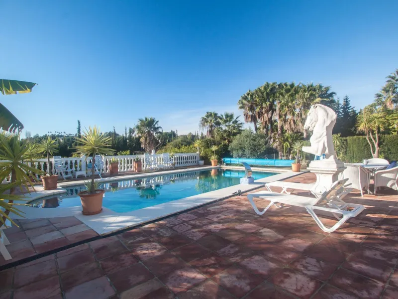 Charming Country Property with Mountain Views in Estepona – La Alberdina Area
