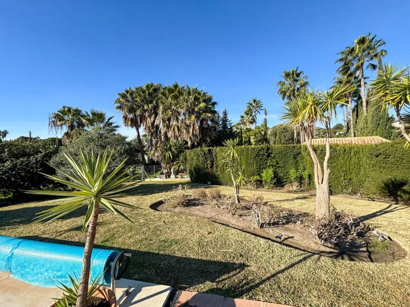 Charming Country Property with Mountain Views in Estepona – La Alberdina Area