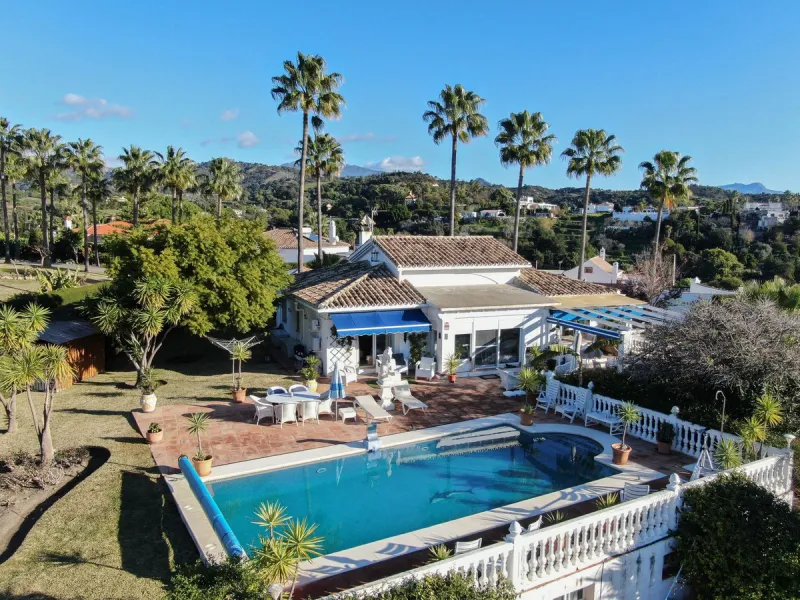 Charming Country Property with Mountain Views in Estepona – La Alberdina Area
