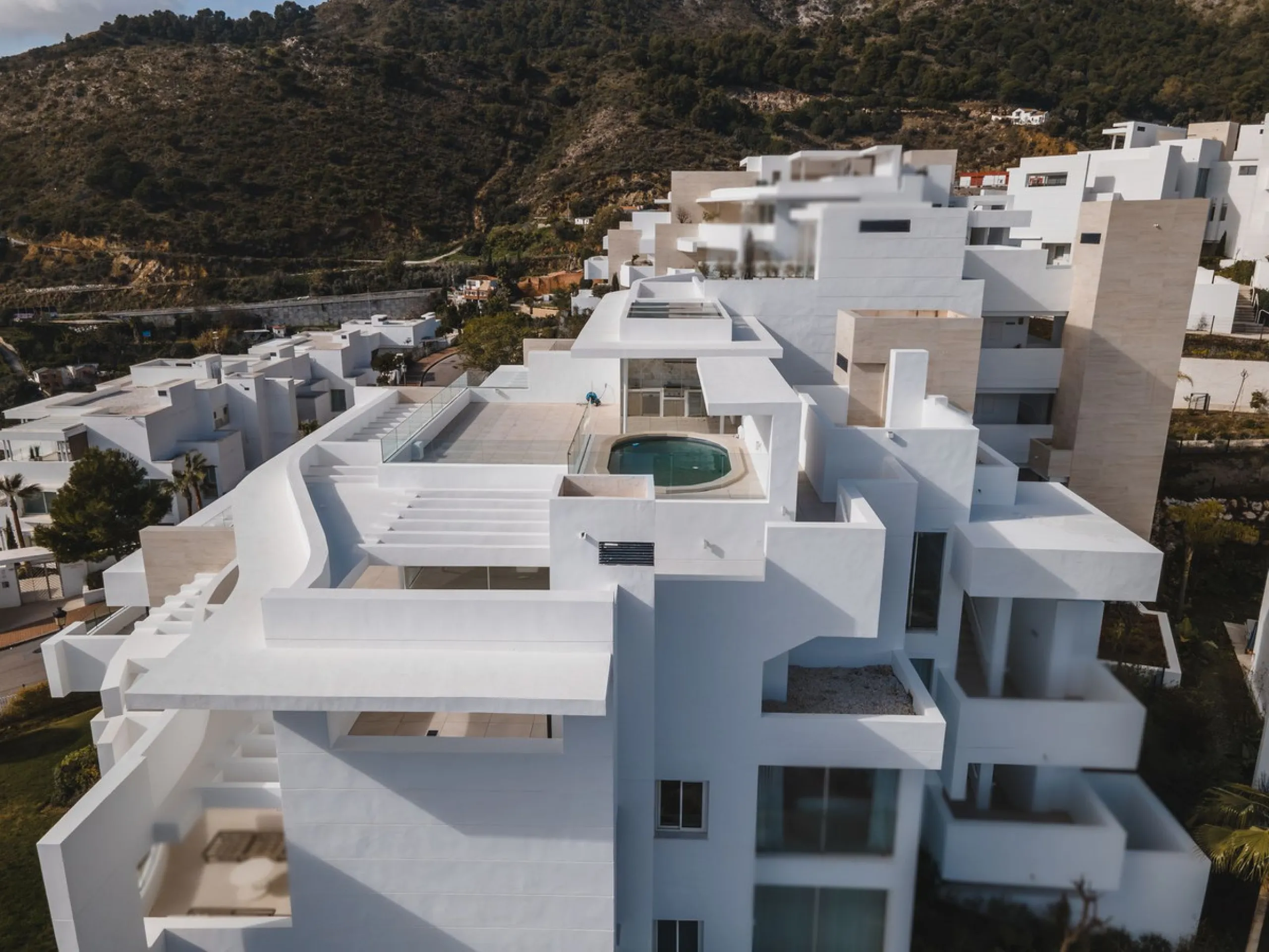 Apartment - Penthouse Duplex в продаже в Ojén, Málaga. В доме 3 спален и 3 ванных комнат. Площадь дома 158 м²