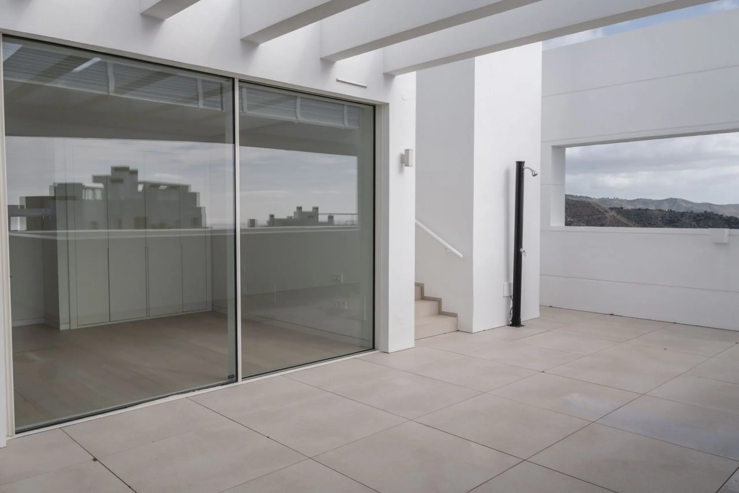 Apartment - Penthouse Duplex в продаже в Ojén, Málaga. В доме 3 спален и 3 ванных комнат. Площадь дома 158 м²