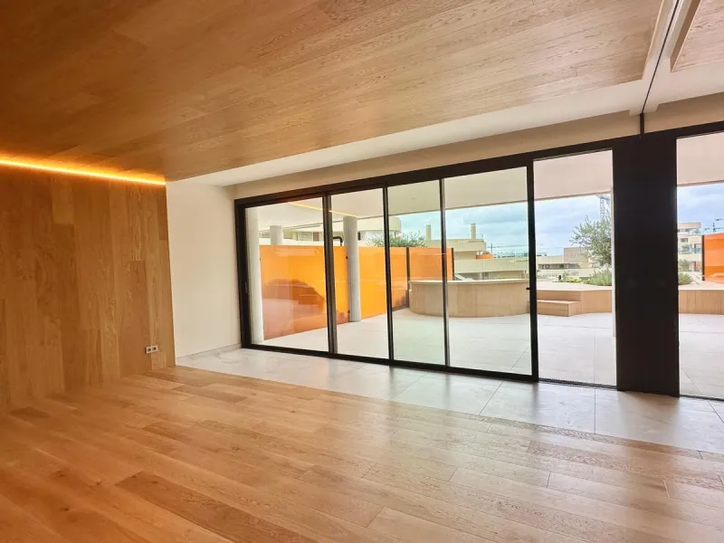 Welcome to a brand new property, delivered in 2025, that redefines luxury living. This outstanding property features a private Jacuzzi and a huge terrace that overlooks the magnificent swimming pools, offering an unparalleled experience inspired by Hilton