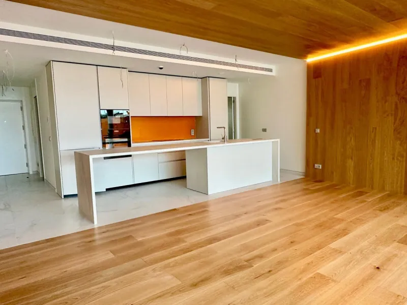 Welcome to a brand new property, delivered in 2025, that redefines luxury living. This outstanding property features a private Jacuzzi and a huge terrace that overlooks the magnificent swimming pools, offering an unparalleled experience inspired by Hilton
