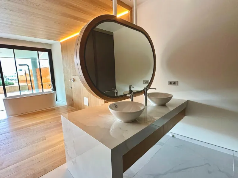 Welcome to a brand new property, delivered in 2025, that redefines luxury living. This outstanding property features a private Jacuzzi and a huge terrace that overlooks the magnificent swimming pools, offering an unparalleled experience inspired by Hilton