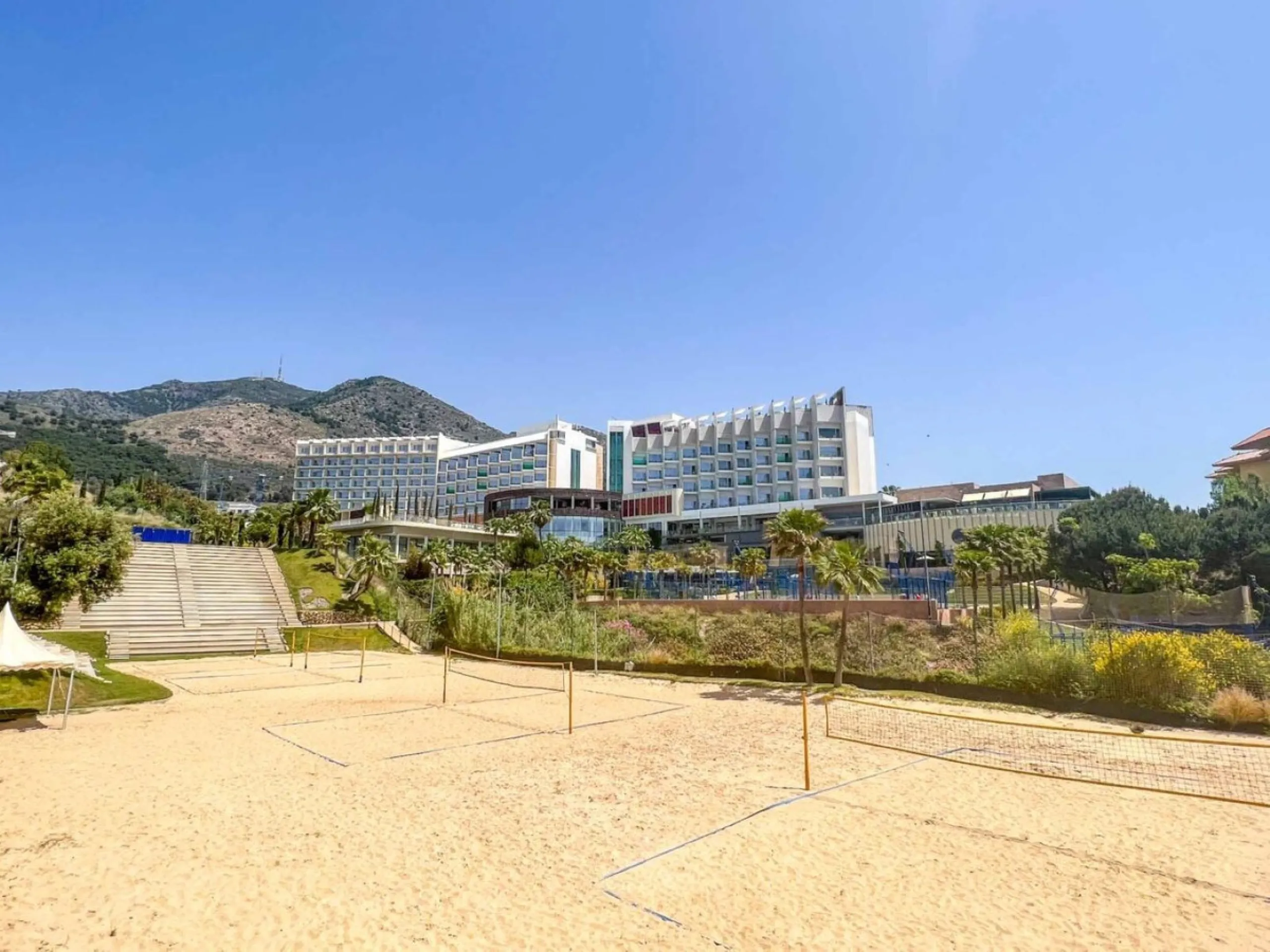 Welcome to a brand new property, delivered in 2025, that redefines luxury living. This outstanding property features a private Jacuzzi and a huge terrace that overlooks the magnificent swimming pools, offering an unparalleled experience inspired by Hilton