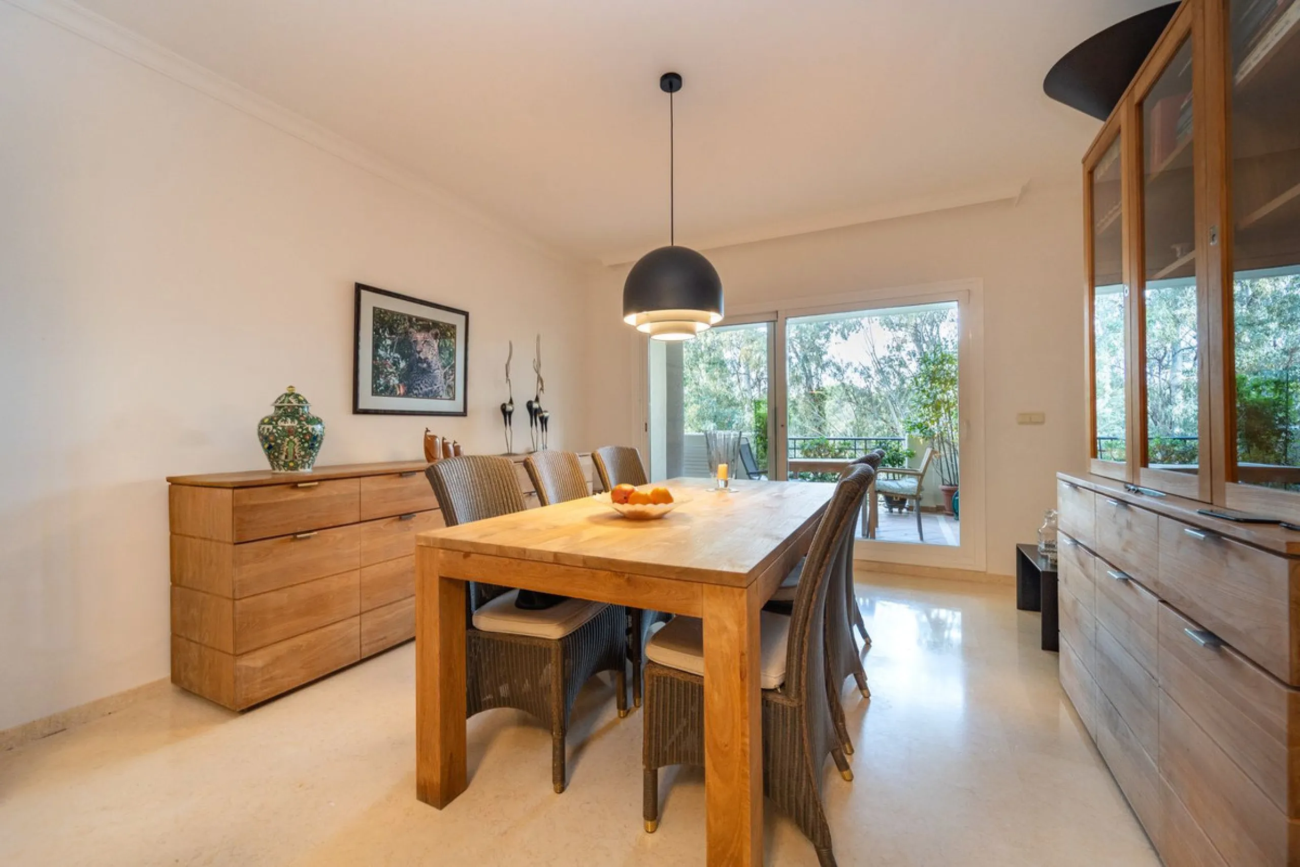 Apartment - Ground Floor Apartment в продаже в Marbella, Málaga. В доме 2 спален и 2 ванных комнат. Площадь дома 108 м²