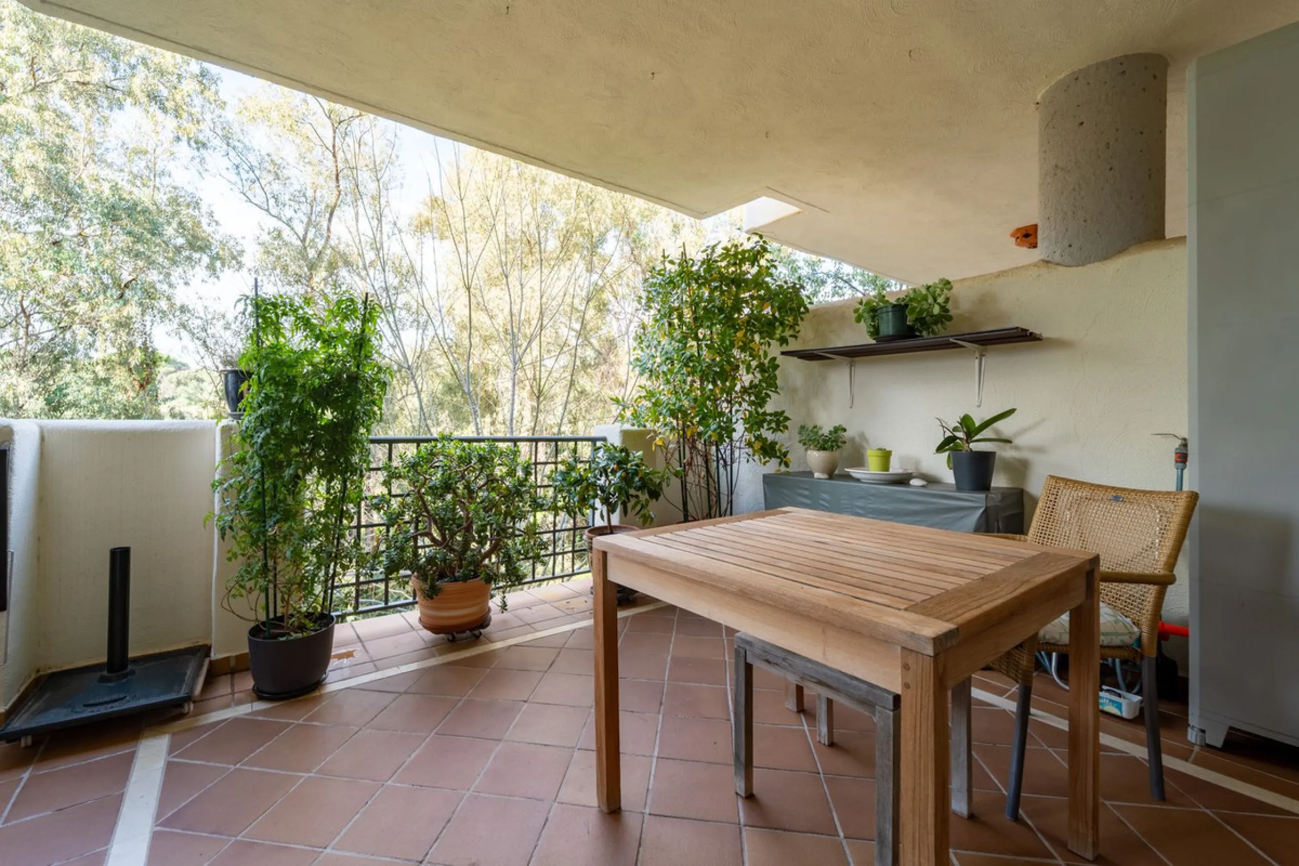 Apartment - Ground Floor Apartment в продаже в Marbella, Málaga. В доме 2 спален и 2 ванных комнат. Площадь дома 108 м²