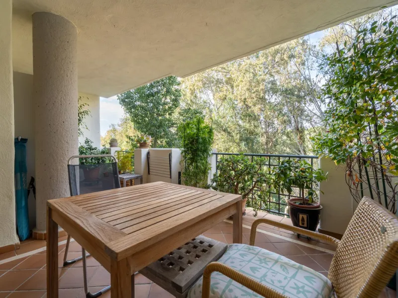 Apartment - Ground Floor Apartment в продаже в Marbella, Málaga. В доме 2 спален и 2 ванных комнат. Площадь дома 108 м²