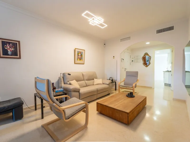 Apartment - Ground Floor Apartment в продаже в Marbella, Málaga. В доме 2 спален и 2 ванных комнат. Площадь дома 108 м²