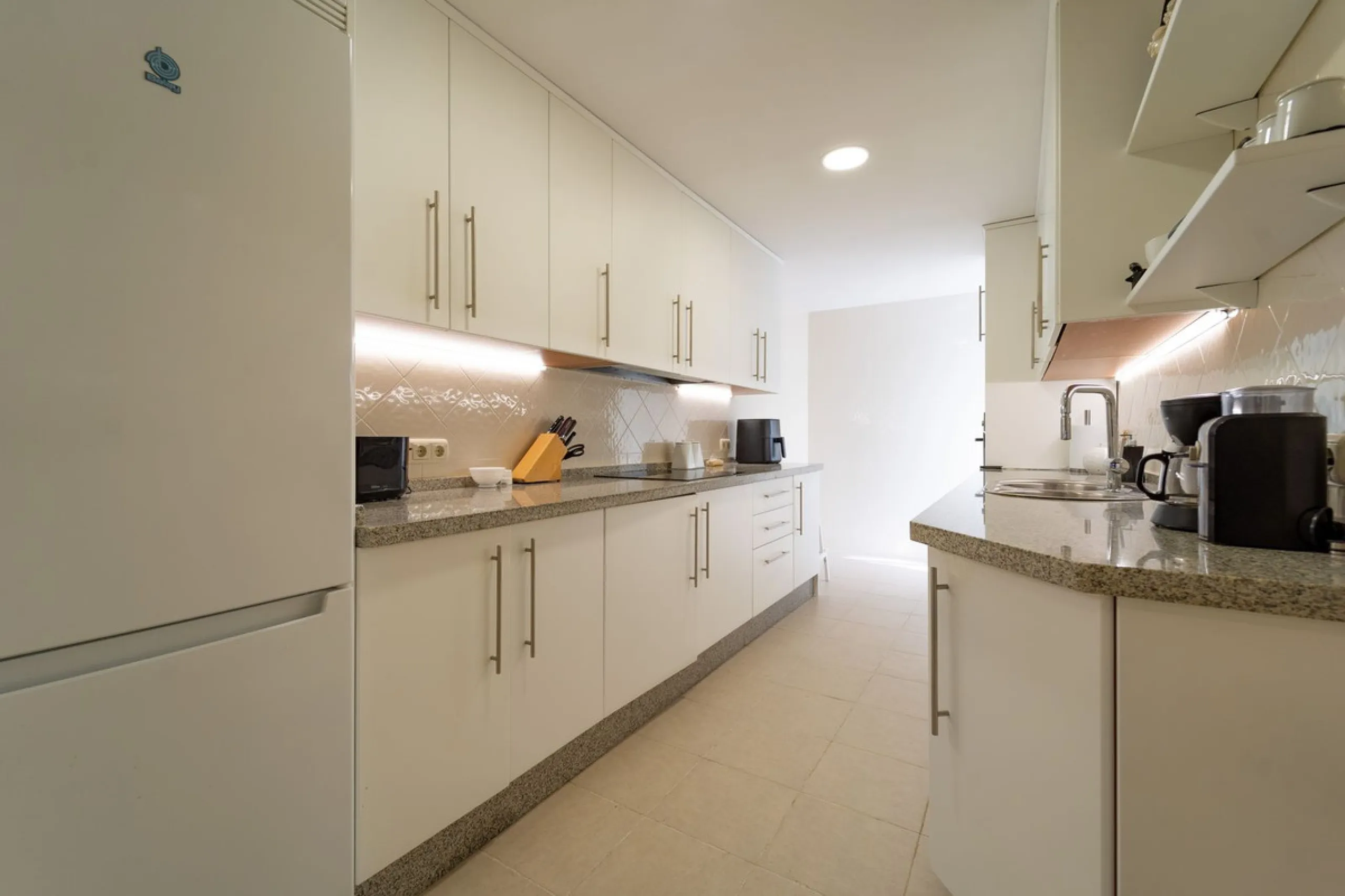 Apartment - Ground Floor Apartment в продаже в Marbella, Málaga. В доме 2 спален и 2 ванных комнат. Площадь дома 108 м²