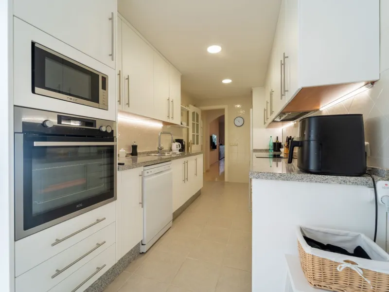 Apartment - Ground Floor Apartment в продаже в Marbella, Málaga. В доме 2 спален и 2 ванных комнат. Площадь дома 108 м²