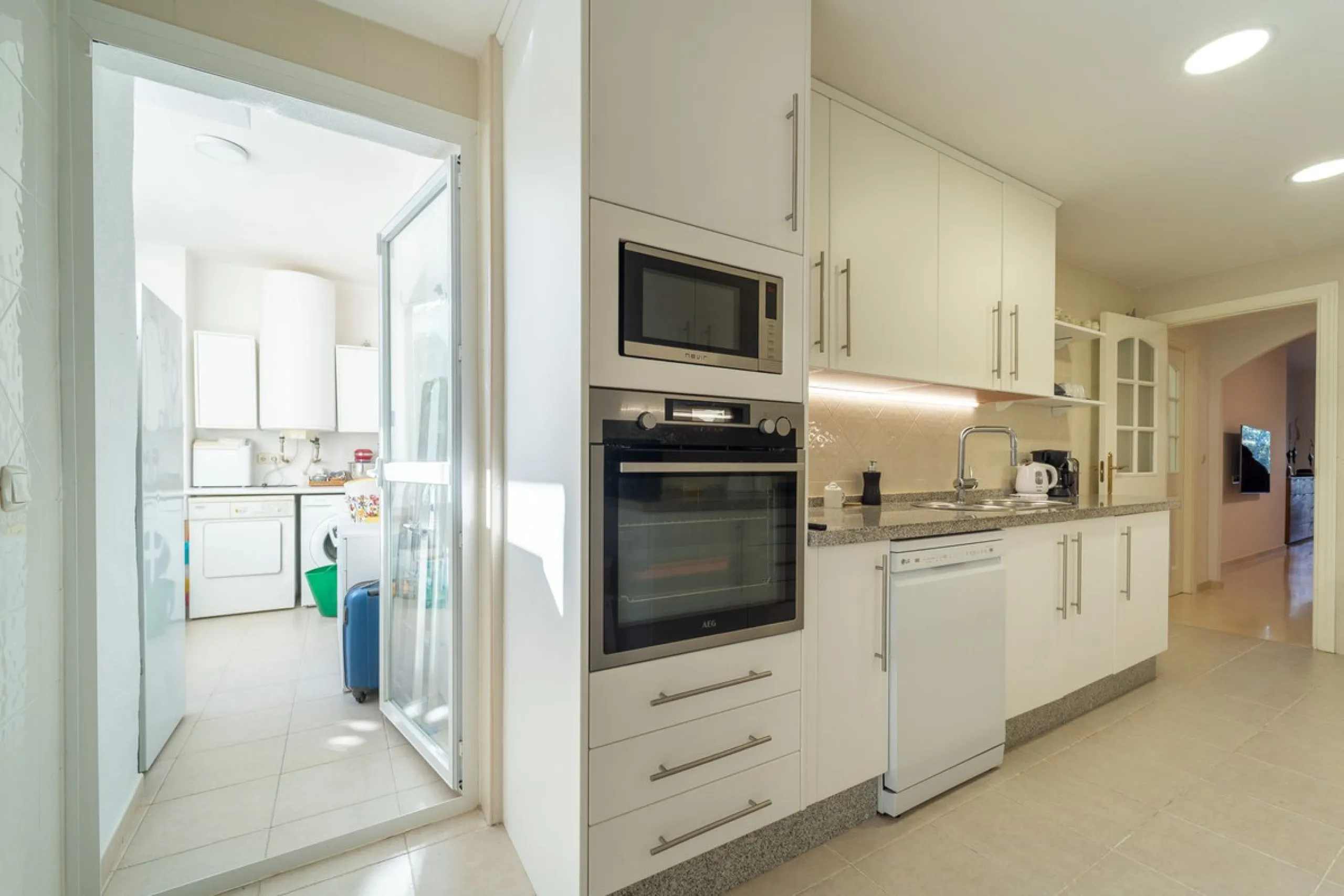 Apartment - Ground Floor Apartment в продаже в Marbella, Málaga. В доме 2 спален и 2 ванных комнат. Площадь дома 108 м²