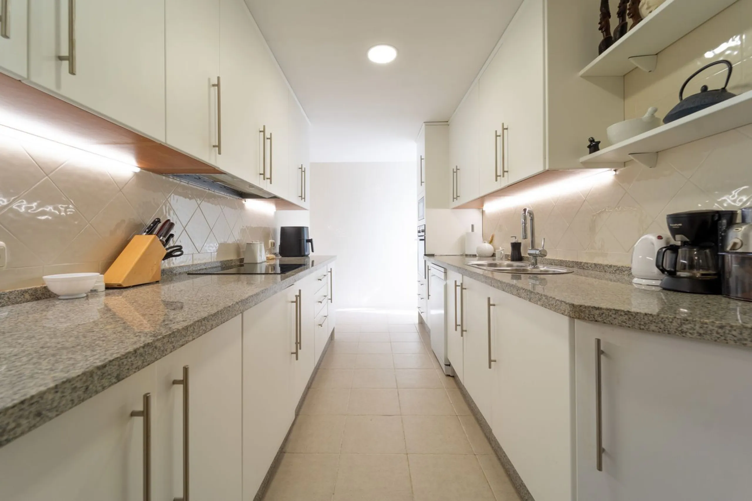 Apartment - Ground Floor Apartment в продаже в Marbella, Málaga. В доме 2 спален и 2 ванных комнат. Площадь дома 108 м²