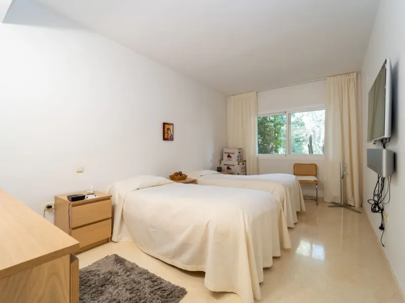 Apartment - Ground Floor Apartment в продаже в Marbella, Málaga. В доме 2 спален и 2 ванных комнат. Площадь дома 108 м²
