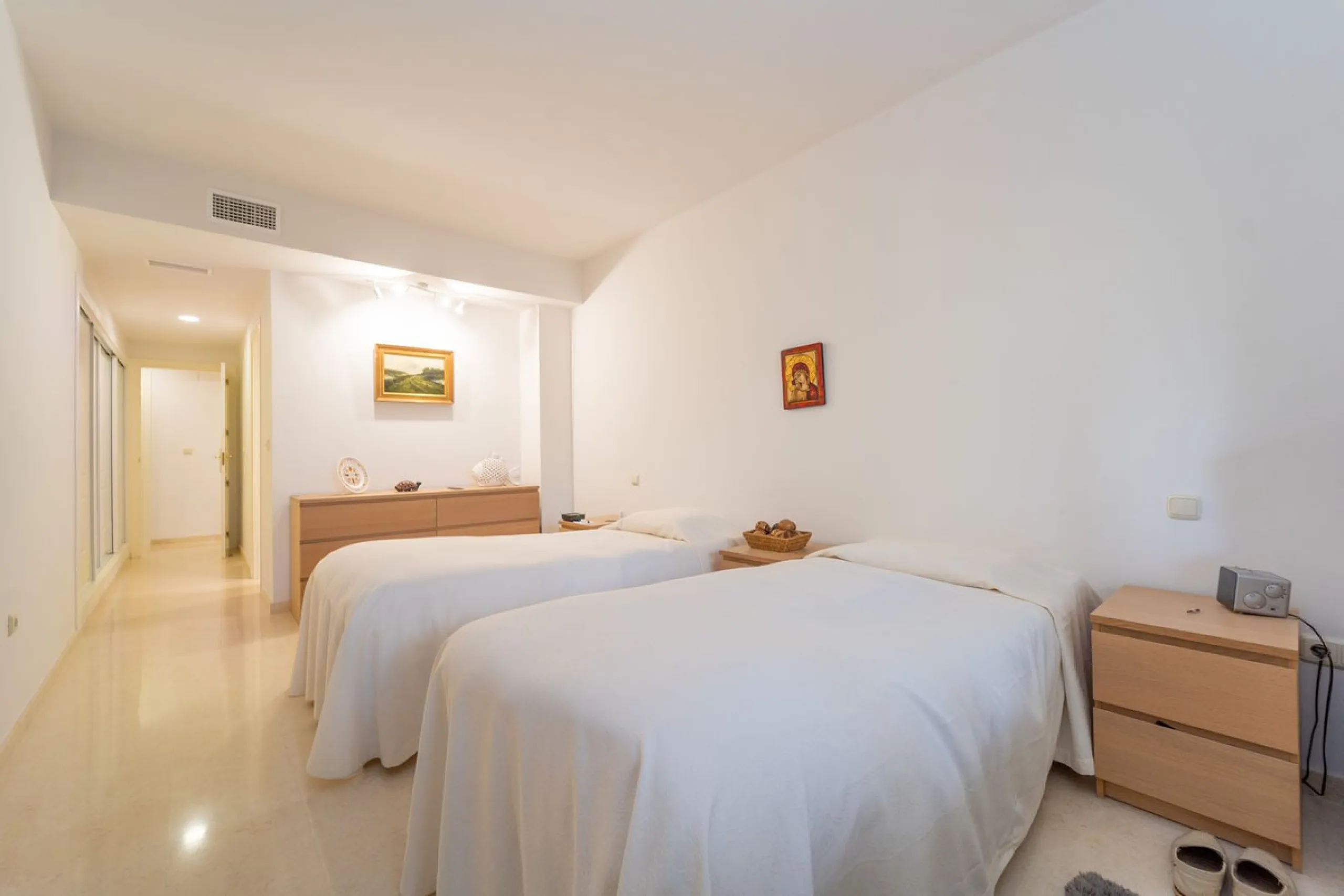 Apartment - Ground Floor Apartment в продаже в Marbella, Málaga. В доме 2 спален и 2 ванных комнат. Площадь дома 108 м²