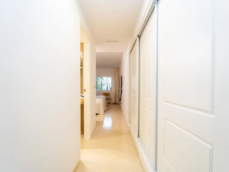 Apartment - Ground Floor Apartment в продаже в Marbella, Málaga. В доме 2 спален и 2 ванных комнат. Площадь дома 108 м²