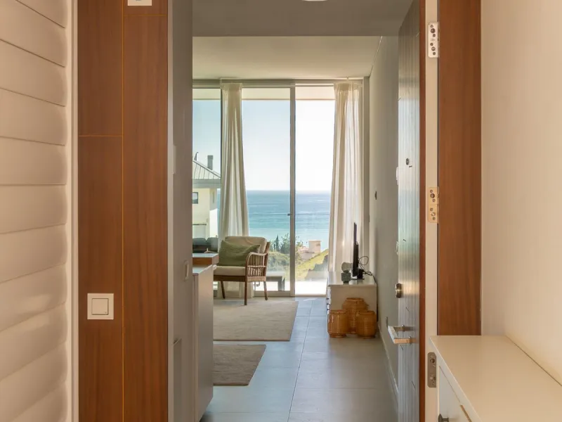 Modernes Haus in der begehrten Gegend Higuerón mit großer Dachterrasse und Whirlpool