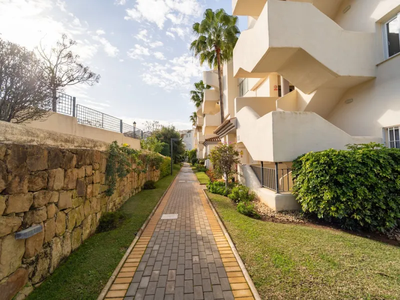 Apartment - Ground Floor Apartment в продаже в Marbella, Málaga. В доме 2 спален и 2 ванных комнат. Площадь дома 108 м²
