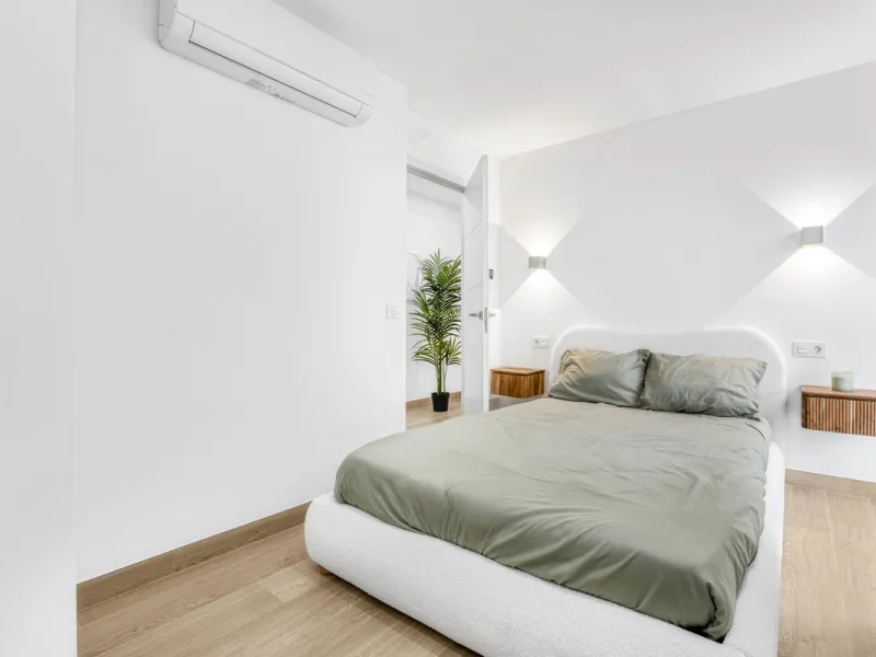 FULLY RENOVATED APARTMENT – DIRECT ACCESS TO LA CARIHUELA PROMENADE – TORREMOLINOS