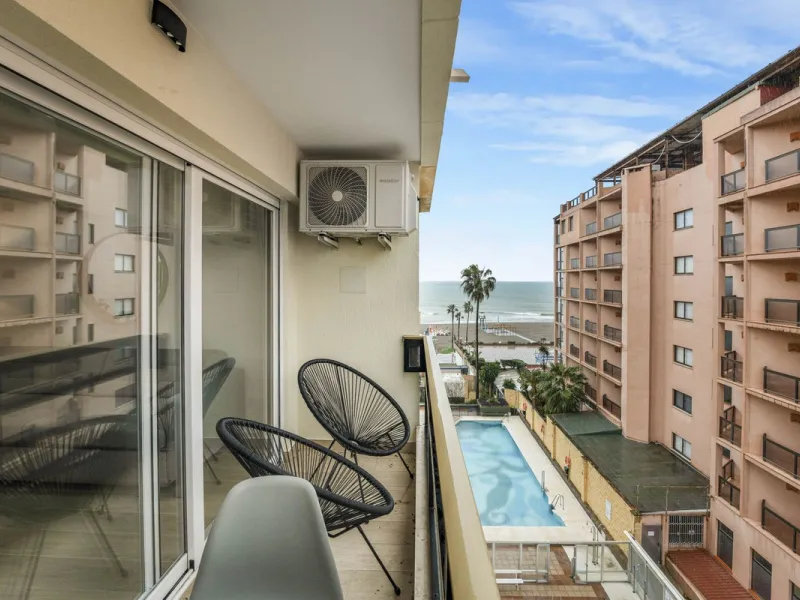 FULLY RENOVATED APARTMENT – DIRECT ACCESS TO LA CARIHUELA PROMENADE – TORREMOLINOS