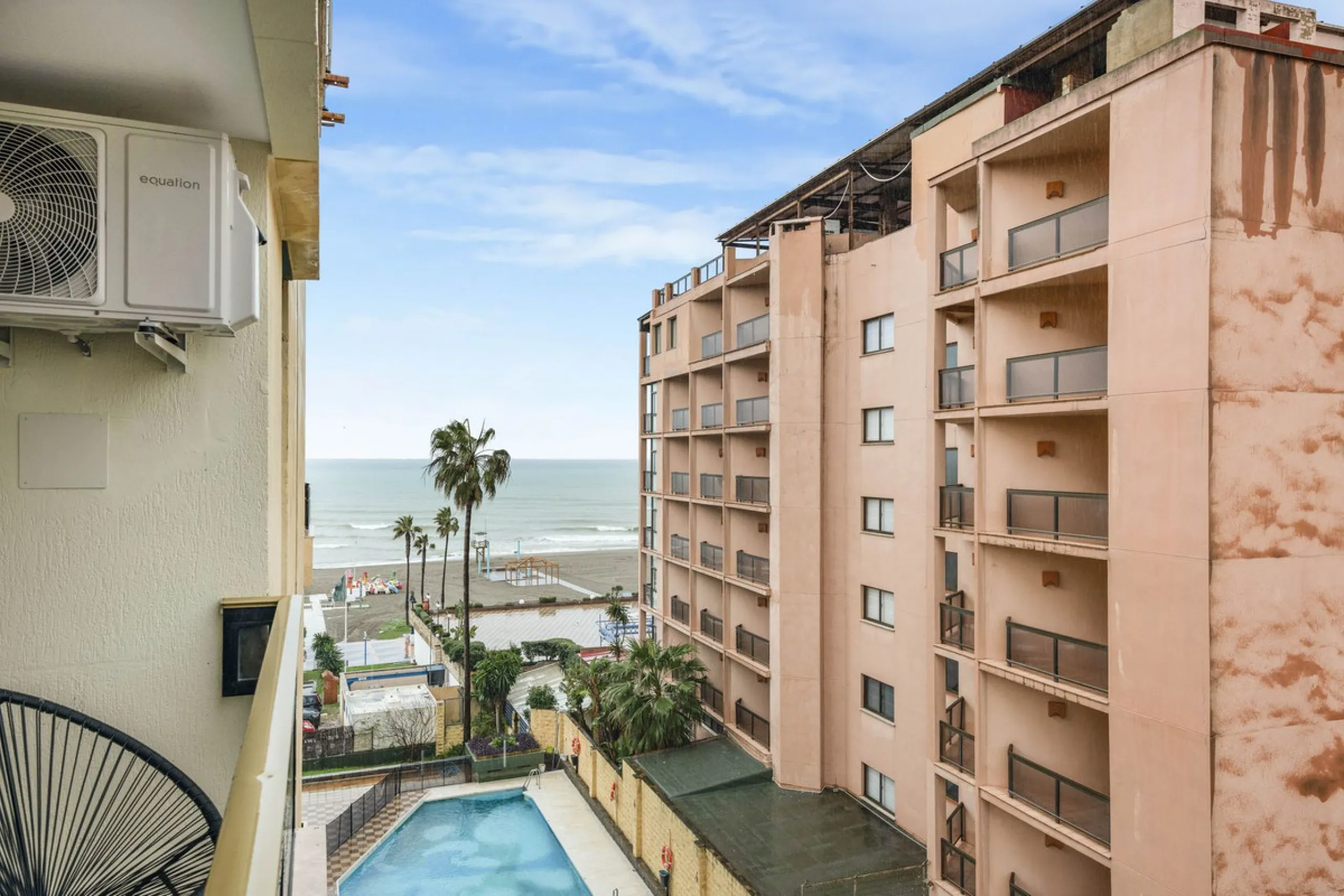 FULLY RENOVATED APARTMENT – DIRECT ACCESS TO LA CARIHUELA PROMENADE – TORREMOLINOS