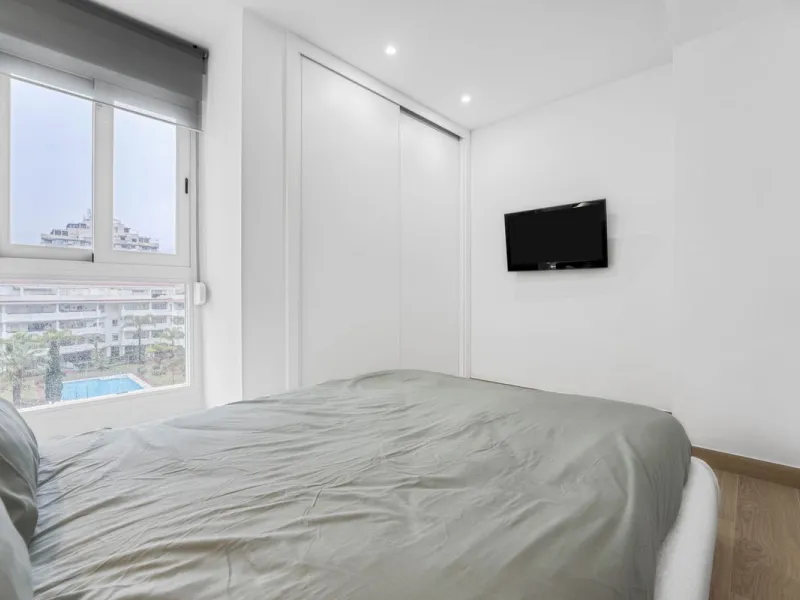 FULLY RENOVATED APARTMENT – DIRECT ACCESS TO LA CARIHUELA PROMENADE – TORREMOLINOS