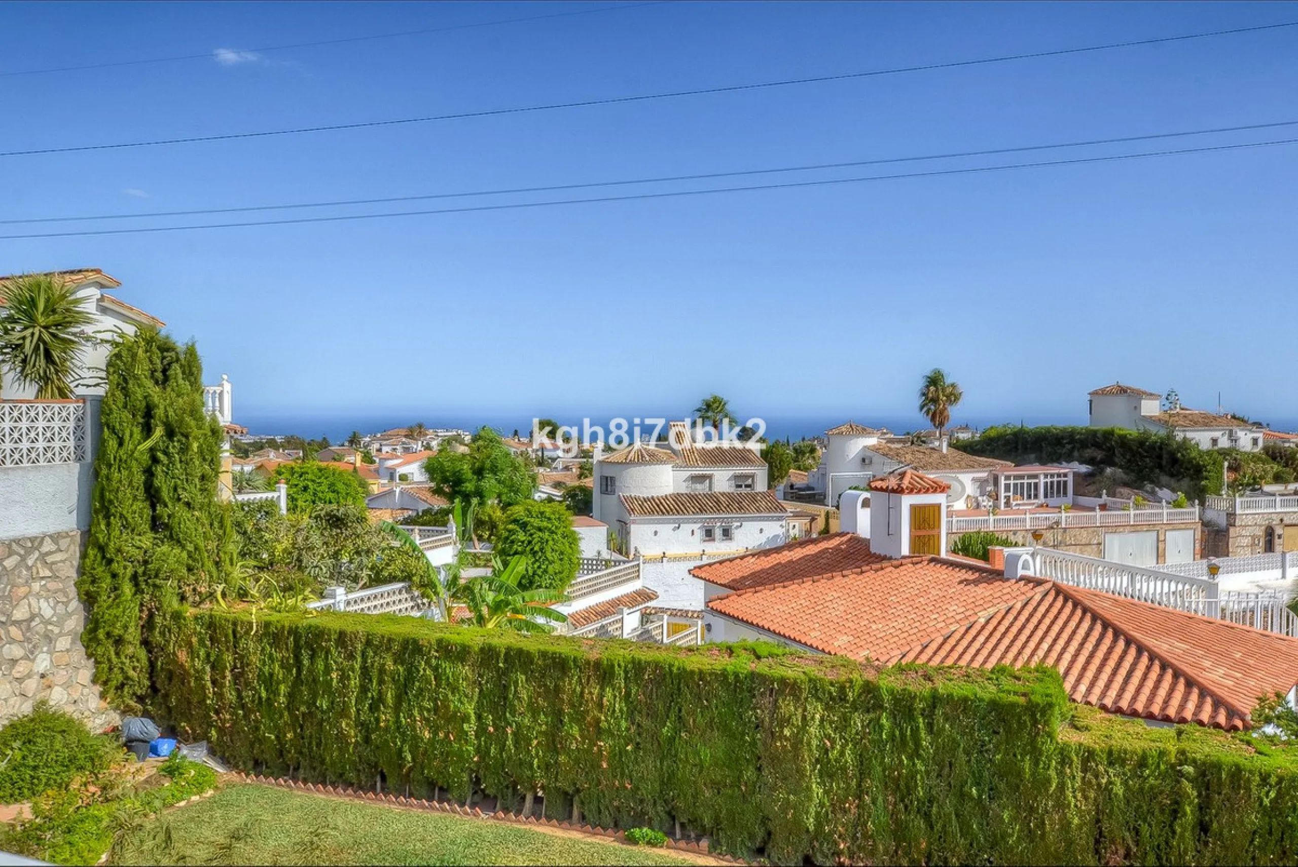 House - Detached Villa в продаже в Benalmadena, Málaga. В доме 10 спален и 5 ванных комнат. Площадь дома 795 м². Площадь участка 960 м²