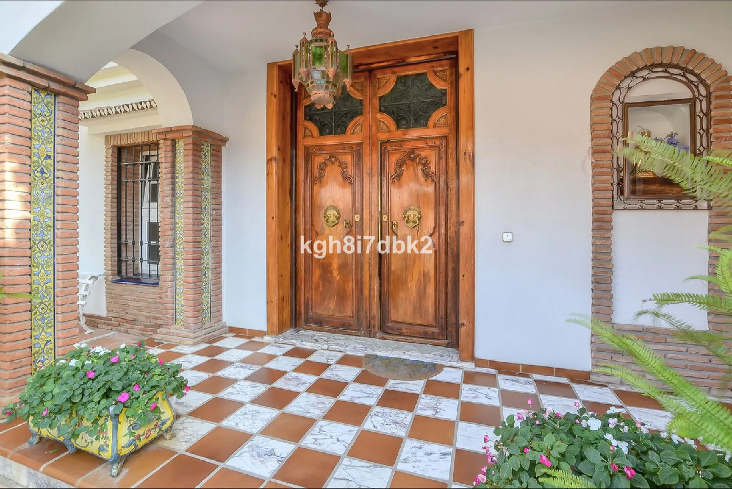 House - Detached Villa в продаже в Benalmadena, Málaga. В доме 10 спален и 5 ванных комнат. Площадь дома 795 м². Площадь участка 960 м²