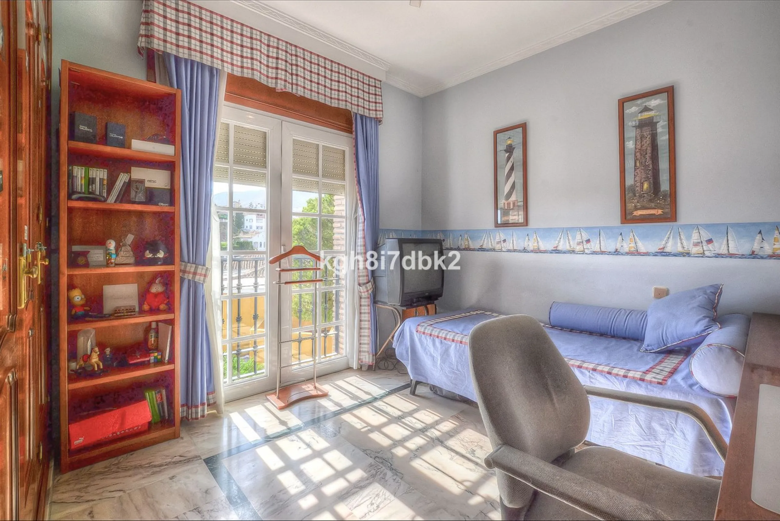House - Detached Villa в продаже в Benalmadena, Málaga. В доме 10 спален и 5 ванных комнат. Площадь дома 795 м². Площадь участка 960 м²