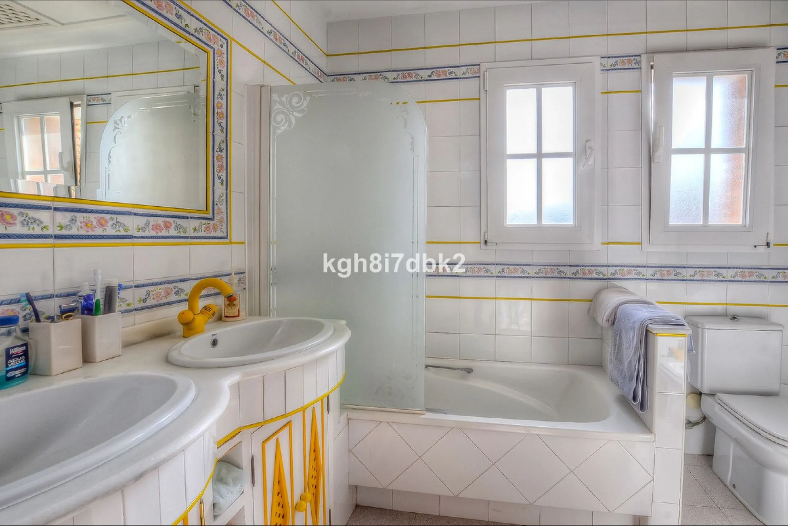 House - Detached Villa в продаже в Benalmadena, Málaga. В доме 10 спален и 5 ванных комнат. Площадь дома 795 м². Площадь участка 960 м²