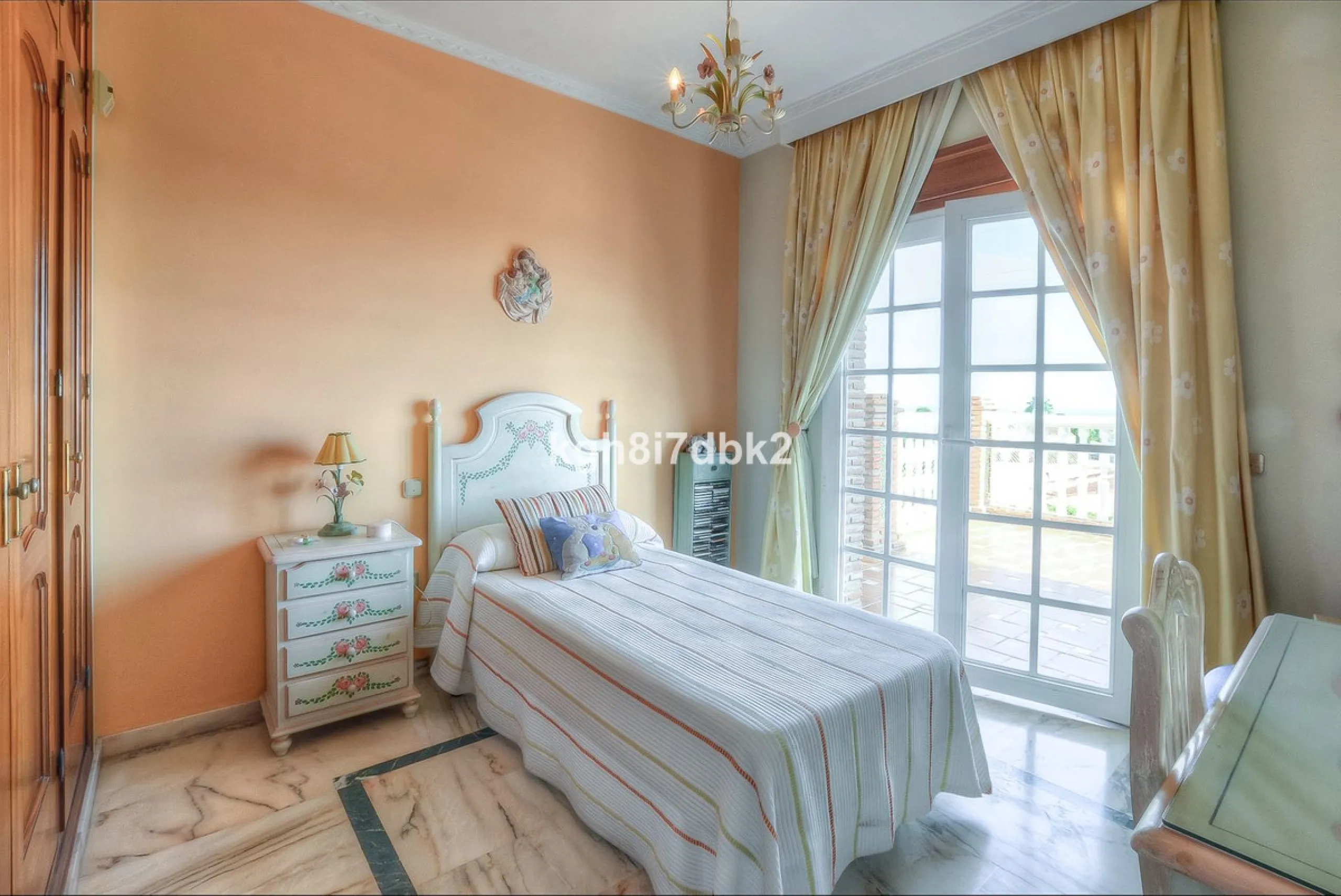 House - Detached Villa в продаже в Benalmadena, Málaga. В доме 10 спален и 5 ванных комнат. Площадь дома 795 м². Площадь участка 960 м²