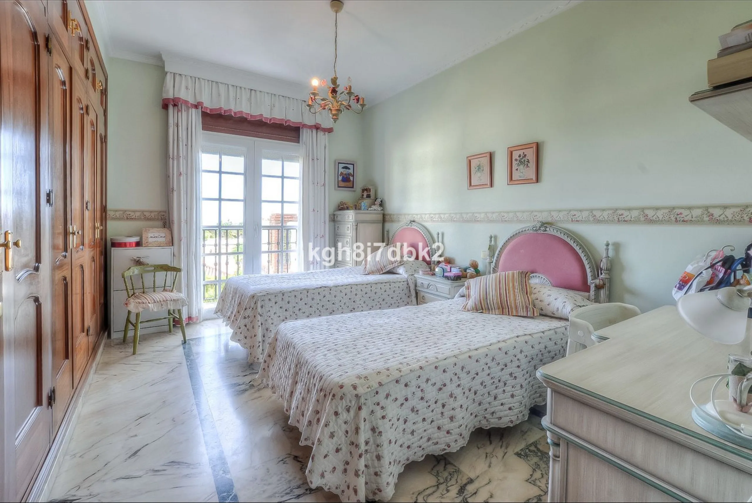 House - Detached Villa в продаже в Benalmadena, Málaga. В доме 10 спален и 5 ванных комнат. Площадь дома 795 м². Площадь участка 960 м²