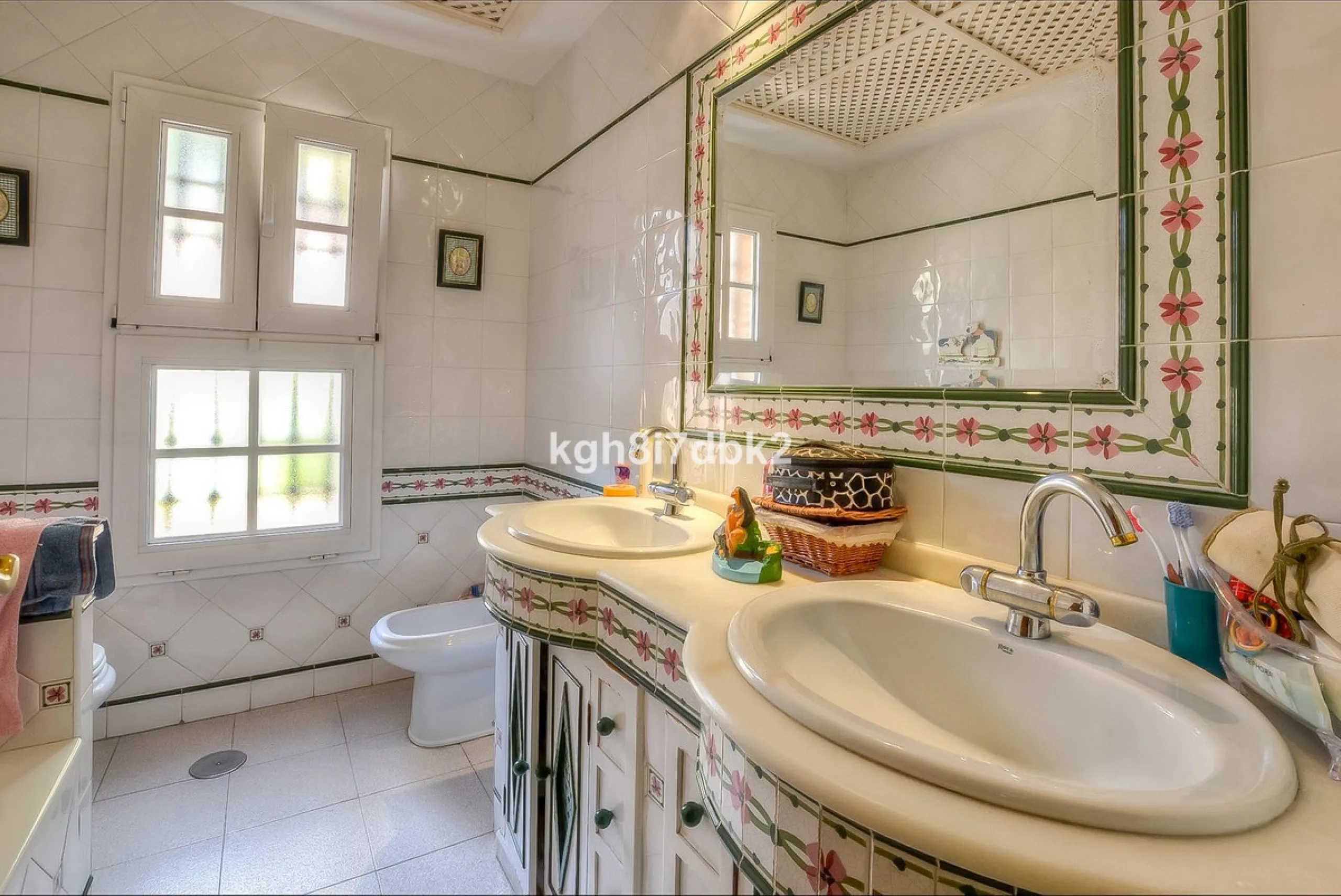 House - Detached Villa в продаже в Benalmadena, Málaga. В доме 10 спален и 5 ванных комнат. Площадь дома 795 м². Площадь участка 960 м²