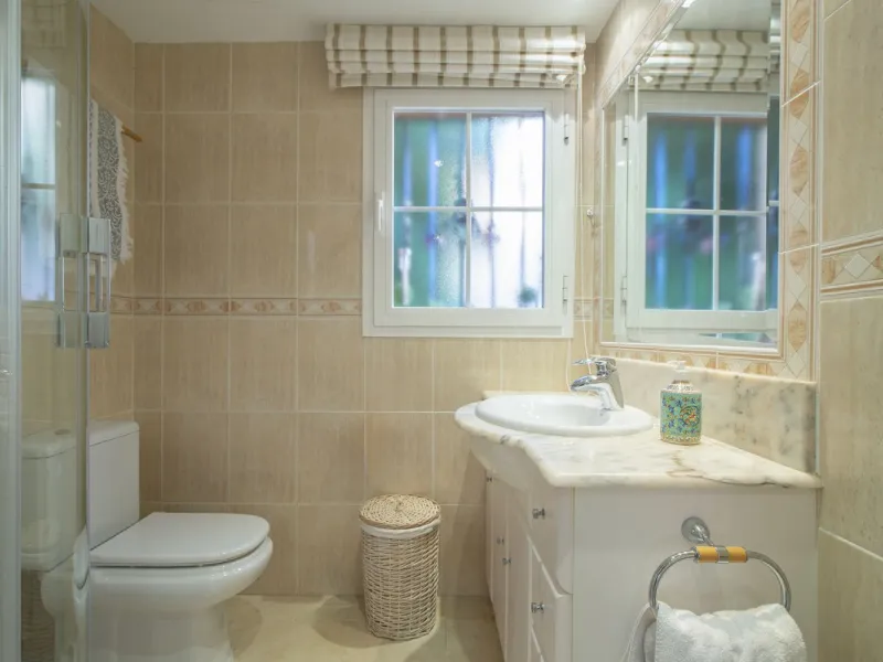 Charming 3-Bedroom, 3-Bathroom Apartment in the Heart of Nueva Andalucía — Location, Comfort & Style!