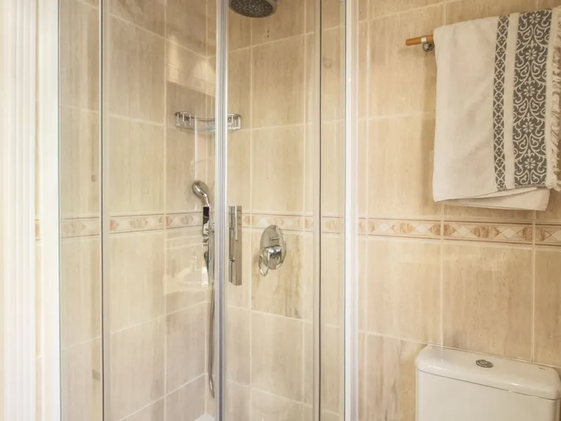 Charming 3-Bedroom, 3-Bathroom Apartment in the Heart of Nueva Andalucía — Location, Comfort & Style!