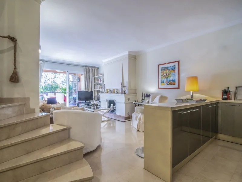 Charming 3-Bedroom, 3-Bathroom Apartment in the Heart of Nueva Andalucía — Location, Comfort & Style!