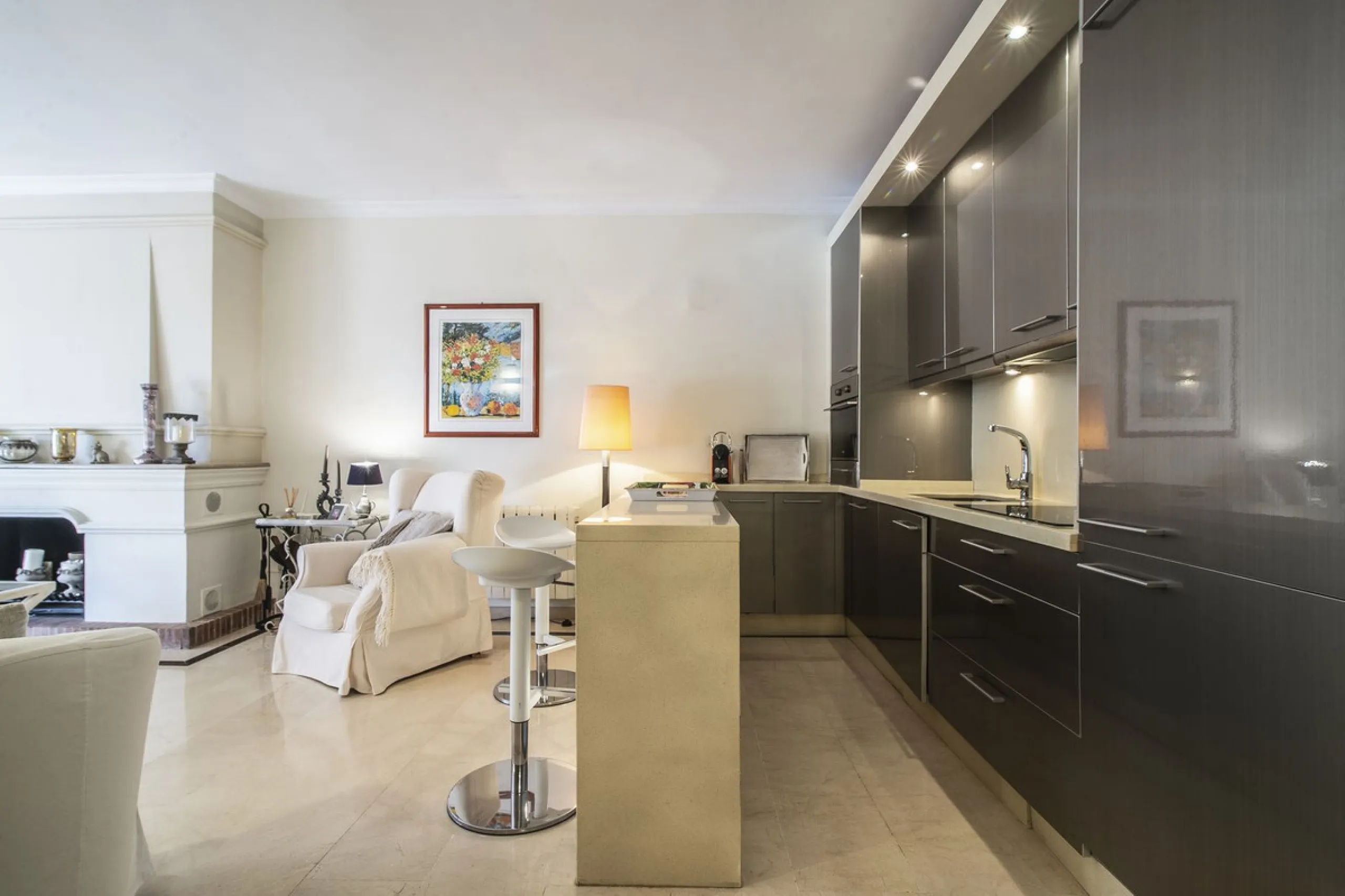Charming 3-Bedroom, 3-Bathroom Apartment in the Heart of Nueva Andalucía — Location, Comfort & Style!