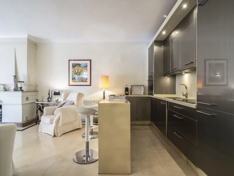 Charming 3-Bedroom, 3-Bathroom Apartment in the Heart of Nueva Andalucía — Location, Comfort & Style!