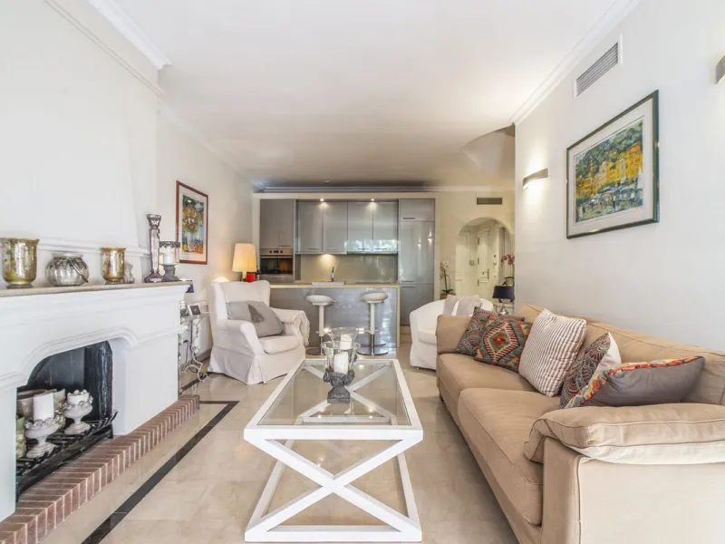 Charming 3-Bedroom, 3-Bathroom Apartment in the Heart of Nueva Andalucía — Location, Comfort & Style!