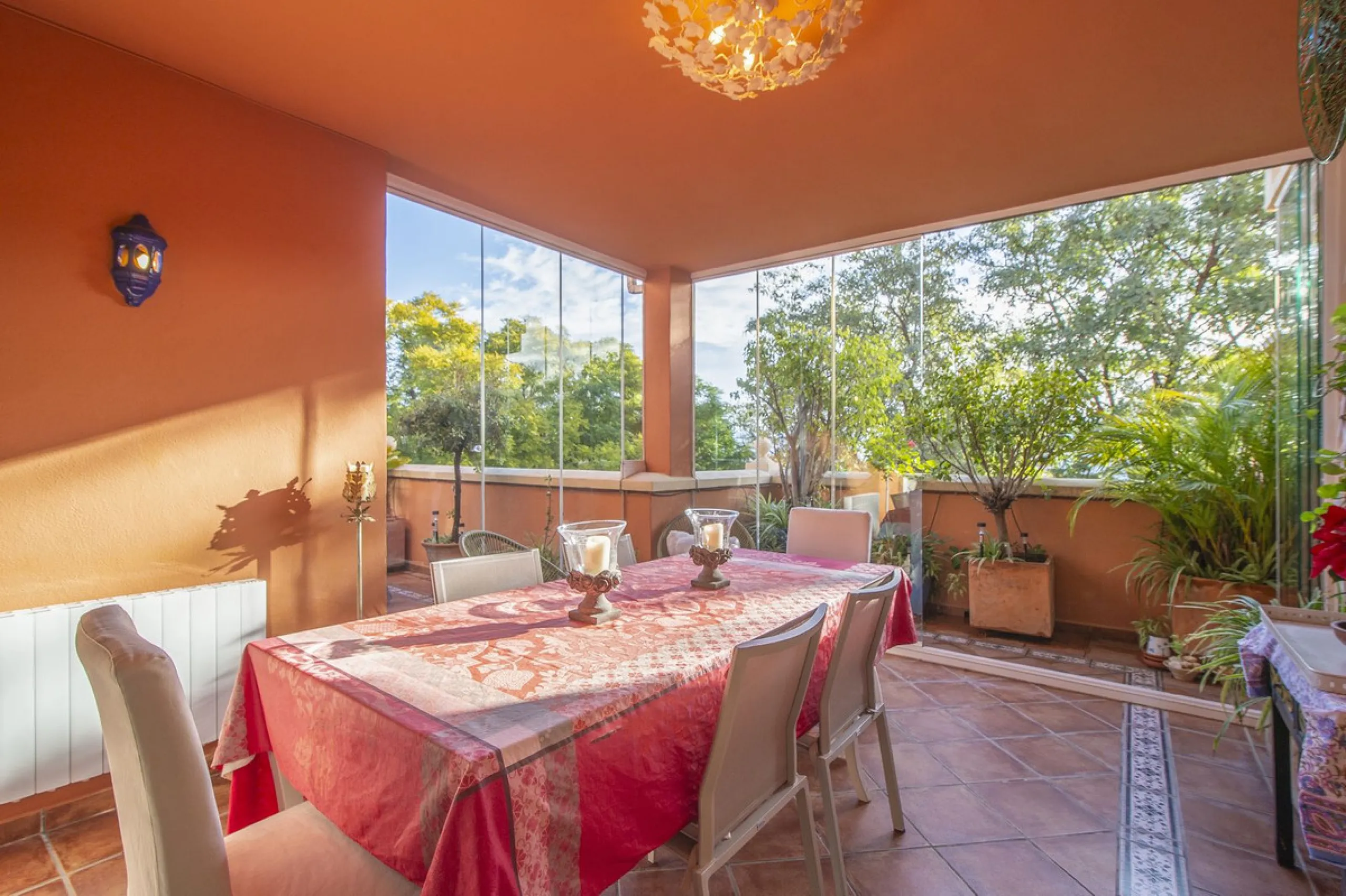 Charming 3-Bedroom, 3-Bathroom Apartment in the Heart of Nueva Andalucía — Location, Comfort & Style!