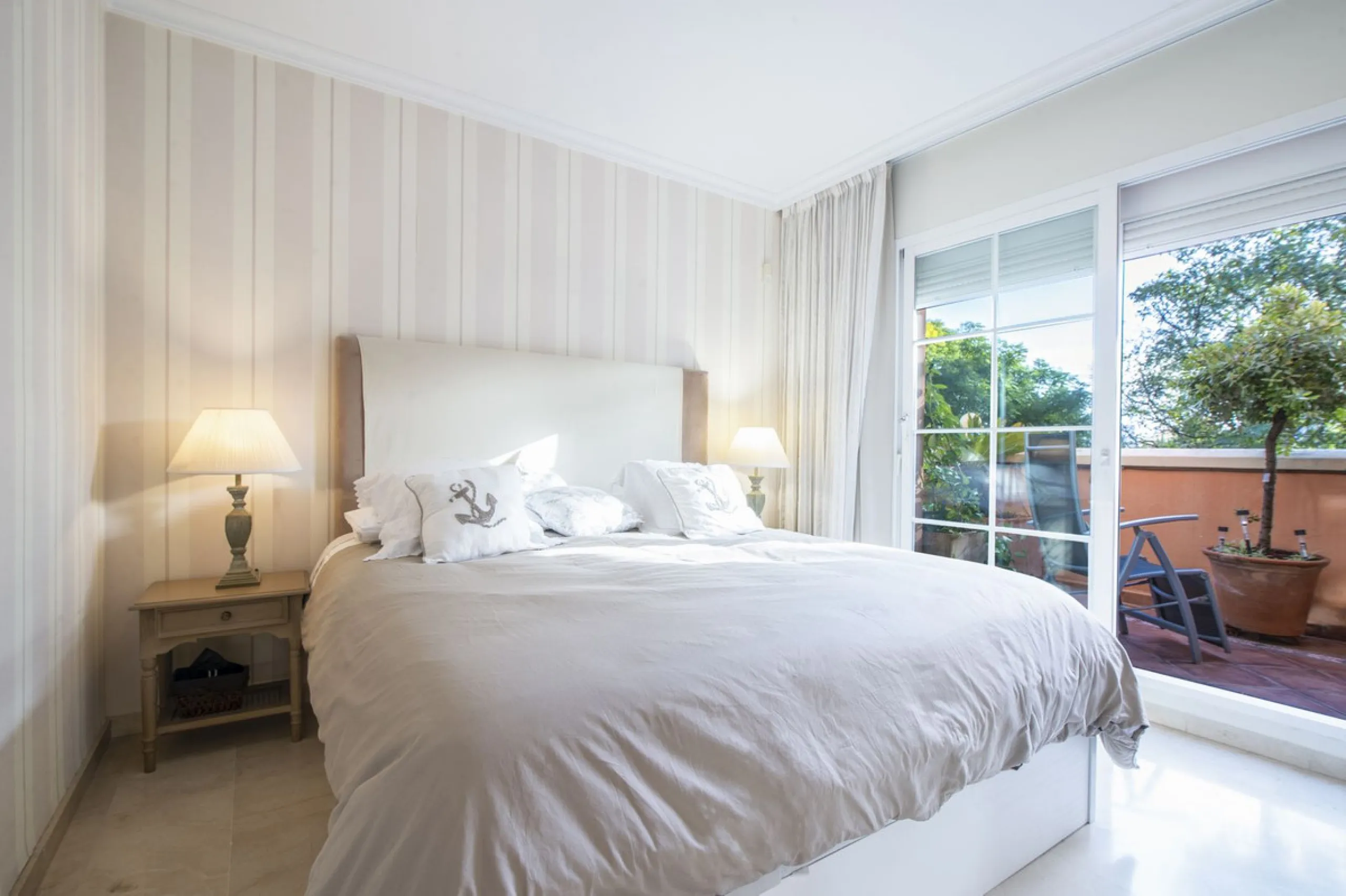 Charming 3-Bedroom, 3-Bathroom Apartment in the Heart of Nueva Andalucía — Location, Comfort & Style!