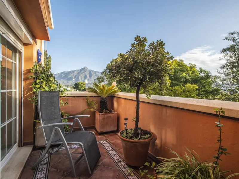 Charming 3-Bedroom, 3-Bathroom Apartment in the Heart of Nueva Andalucía — Location, Comfort & Style!